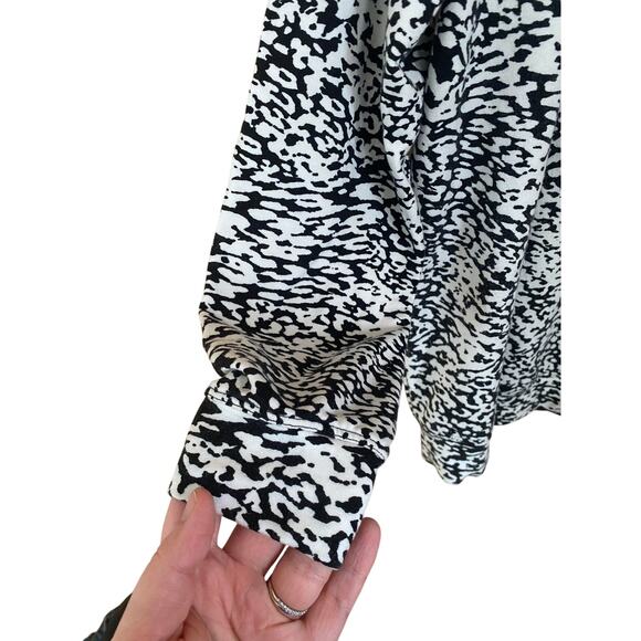 Athleta Balance printed black and white animal print oversized pullover size S - Picture 2 of 6
